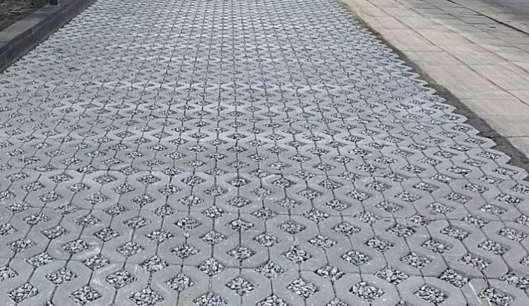 płyty ażurowe na podjeździe