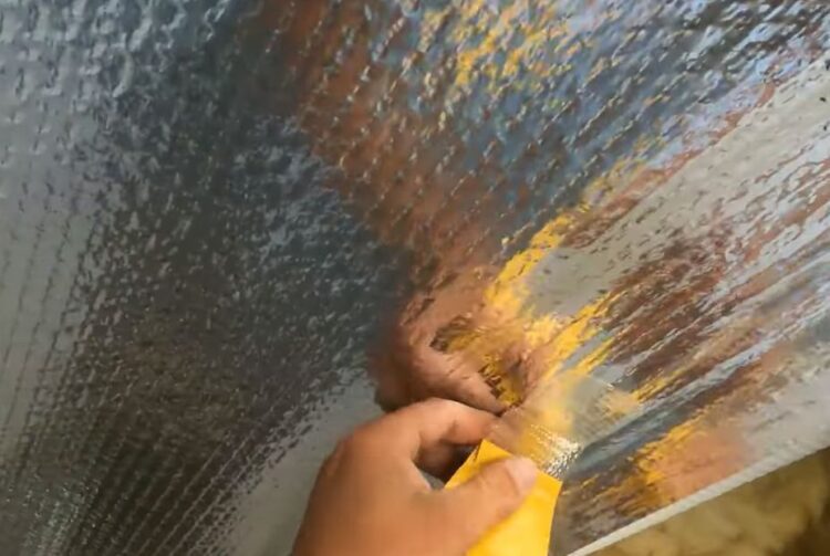 paroizolacja aluminiowa na poddaszu