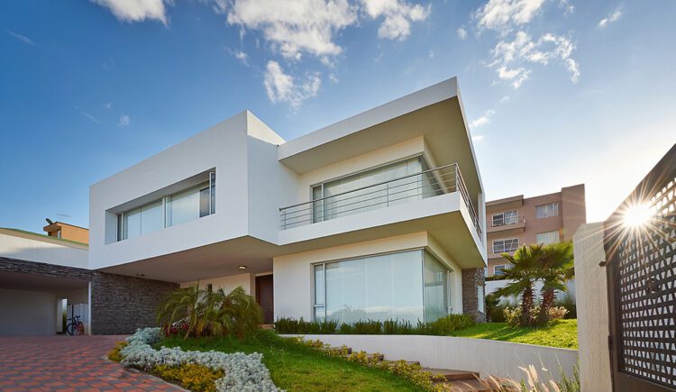 Zainwestuj w Sukces: Jak Biuro Nieruchomości Otwiera Drzwi do Bezpieczeństwa i Lepszych Ofert