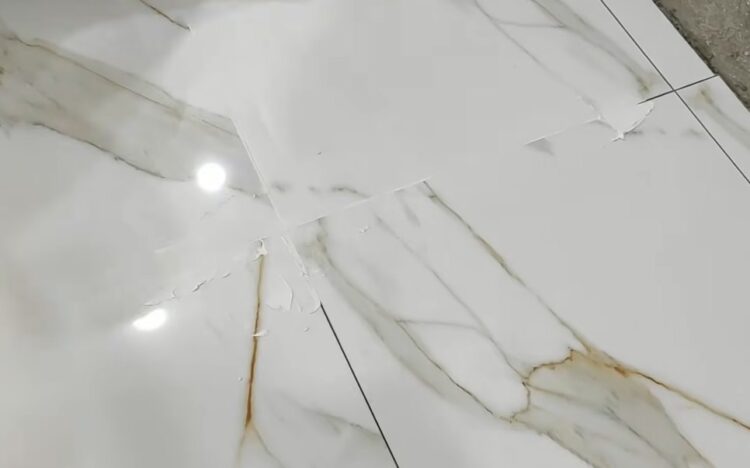 nakładanie fugi do szczelin